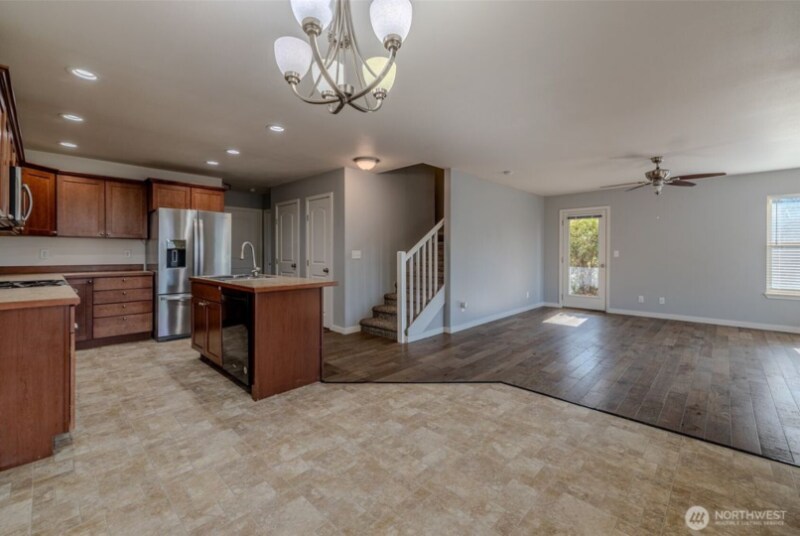 Building Photo - 1519 Springwater Ave