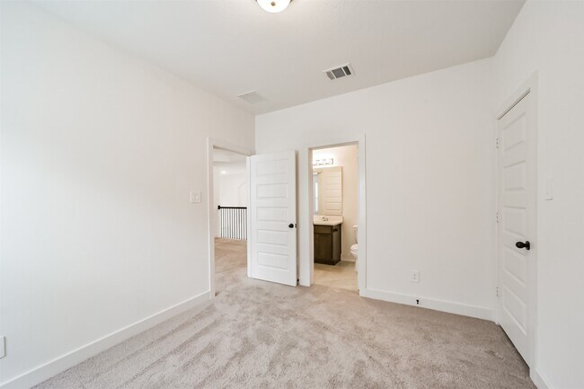 Building Photo - 17794 Misty Brk Ln