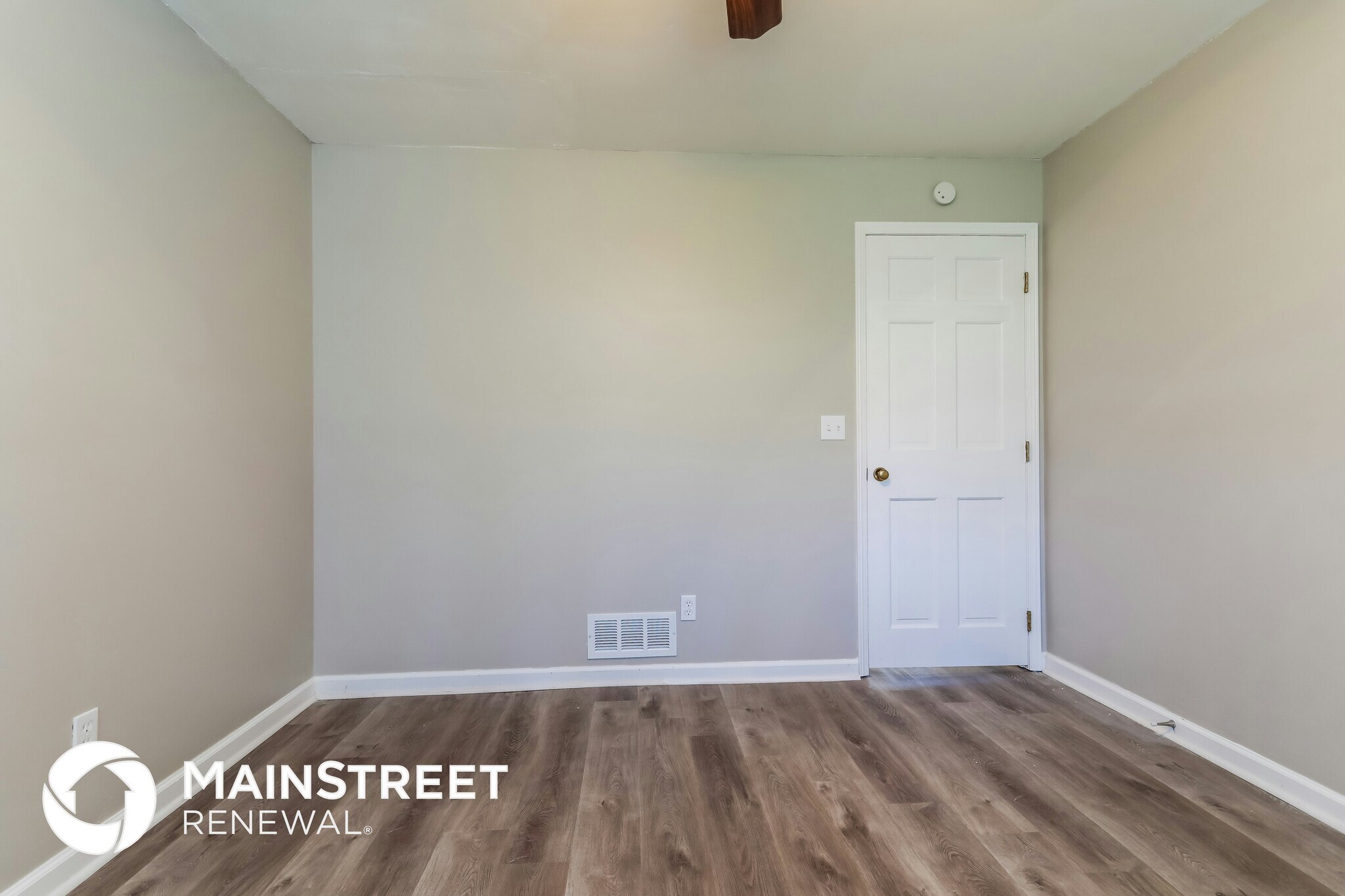 Building Photo - 2611 Pinebrook Dr