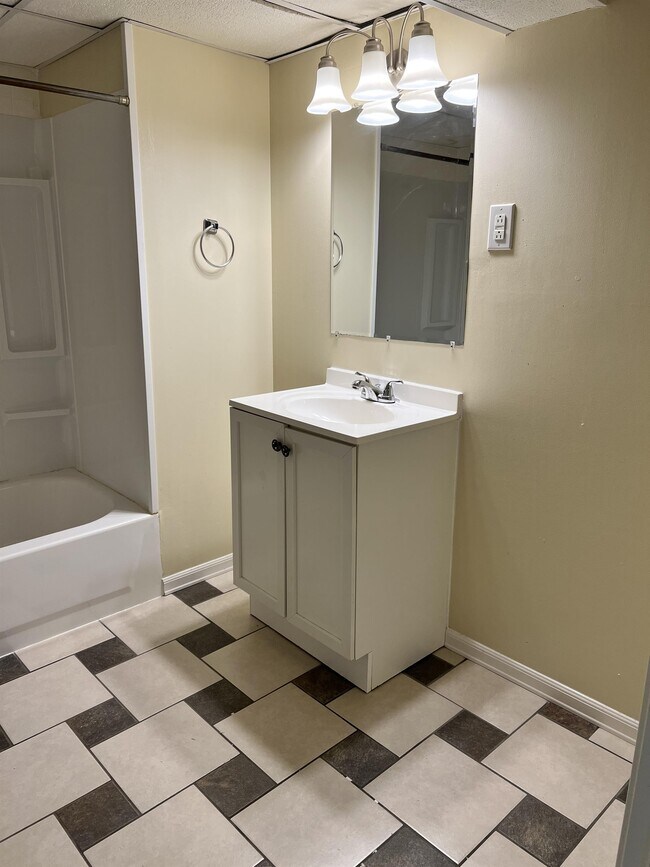 Building Photo - 3823 Manner Dale Dr