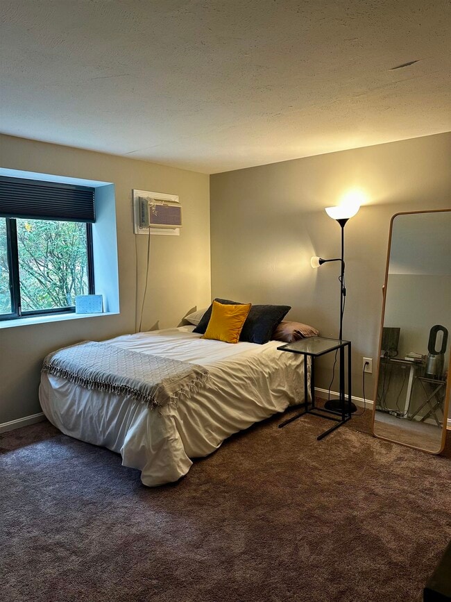 Building Photo - 22 Essex Grn Dr