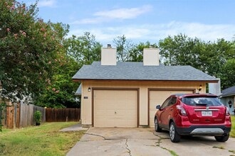 Building Photo - 1805 Rawhide Loop