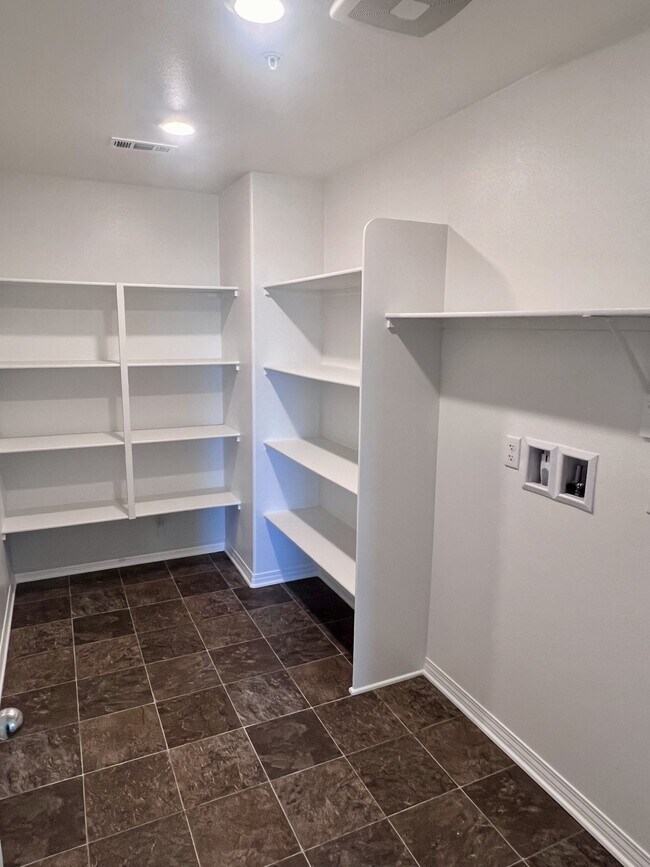 Building Photo - 30284 Truckee Cir