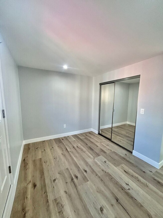 Building Photo - 4108 W 106th St