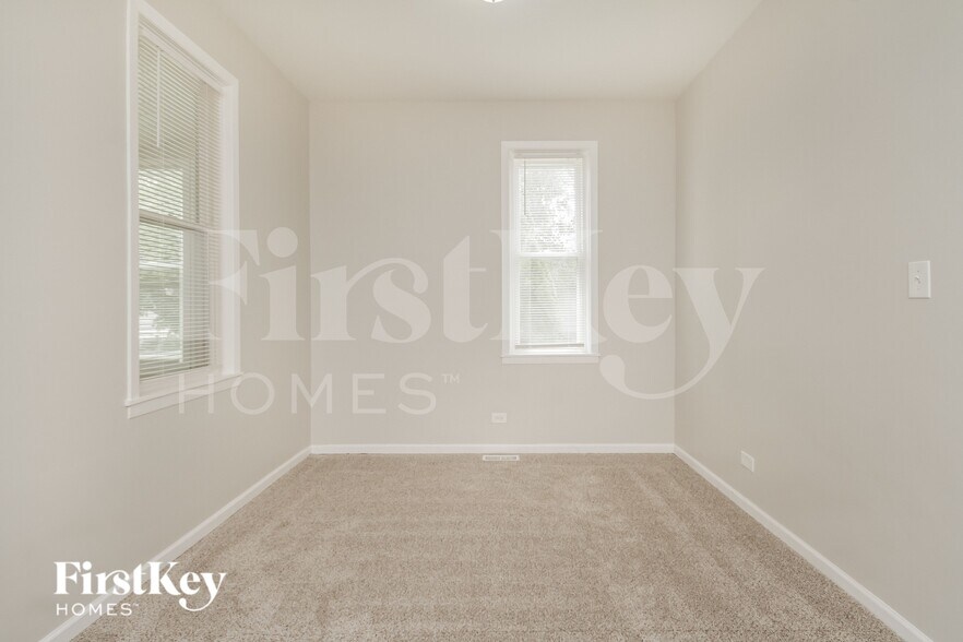 Building Photo - 14522 S Short St