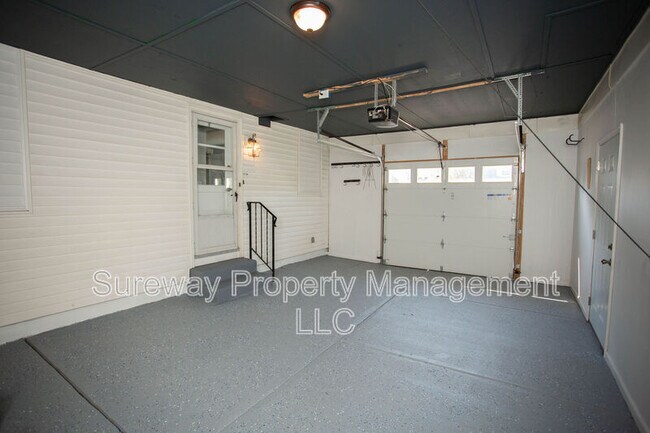 Building Photo - 196 Munger Ave