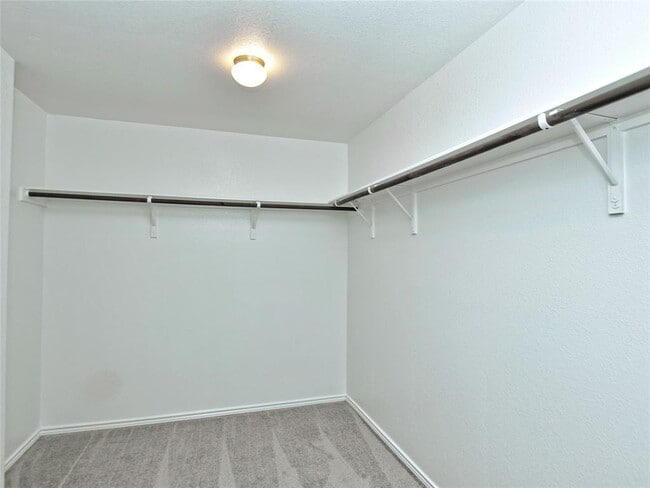 Building Photo - 21712 Gallus Dr