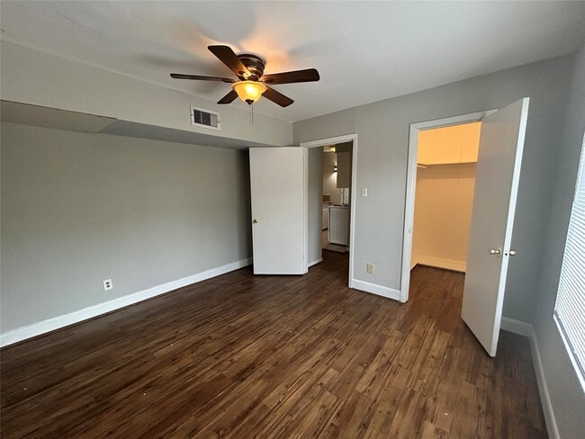 Building Photo - 807 Heights Blvd