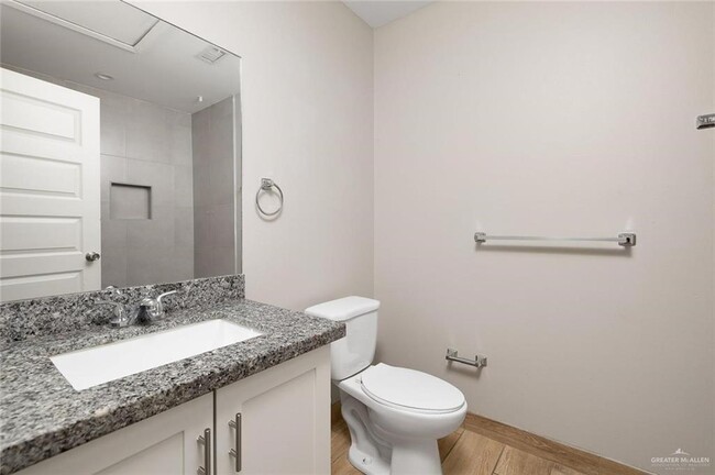Building Photo - 826 S Missouri St