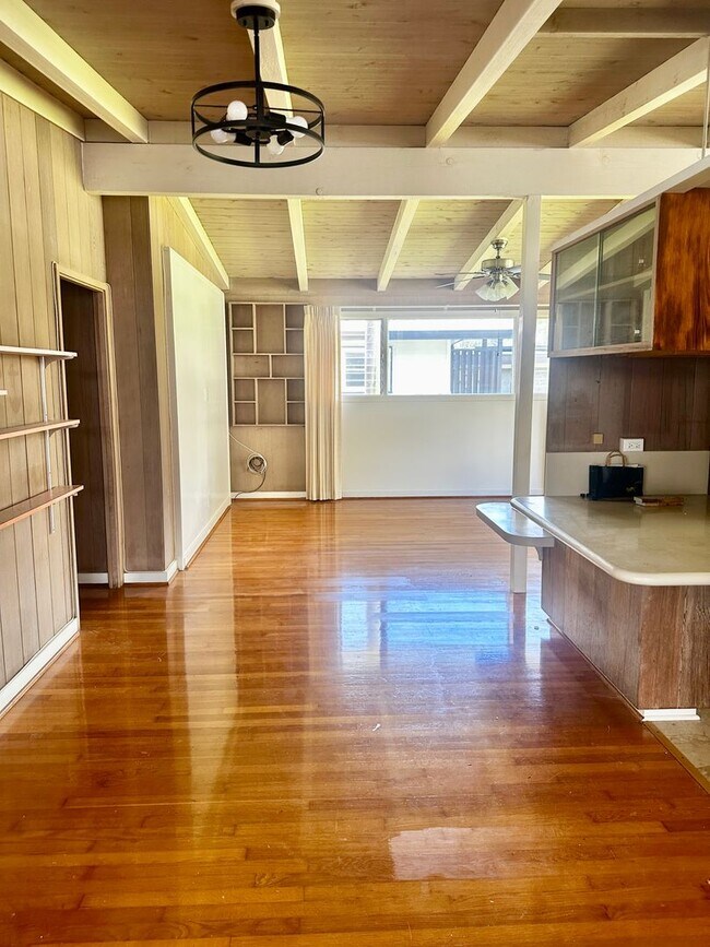 Building Photo - 3313 Manoa Rd