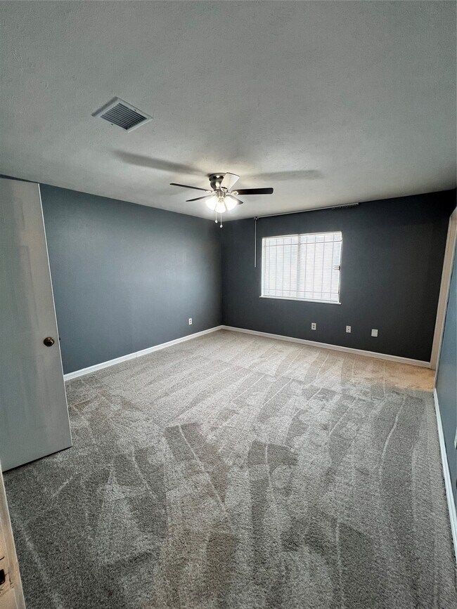 Building Photo - 14003 Hollow Pines Ct