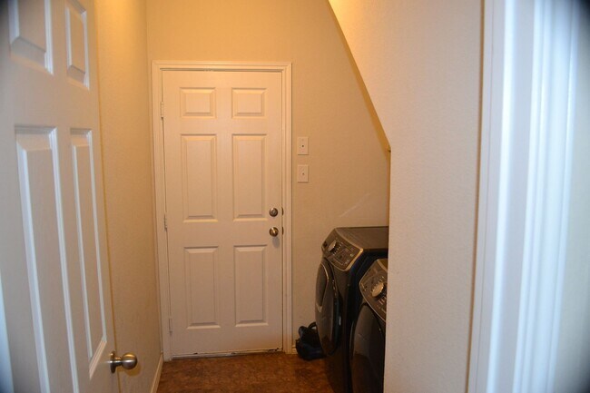 Building Photo - Gorgeous Corner Lot w/ Solar Panels