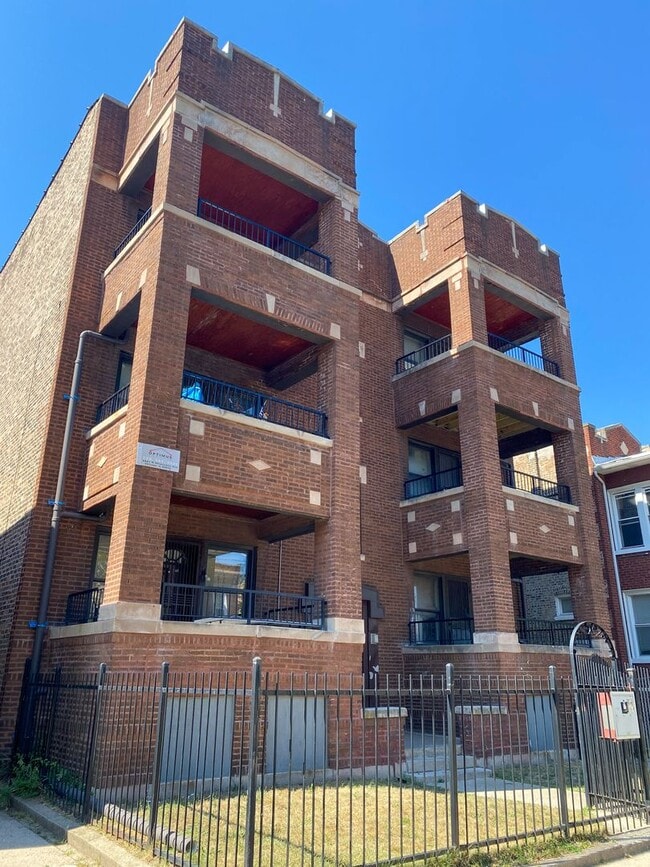 Building Photo - 7334 S Lowe Ave