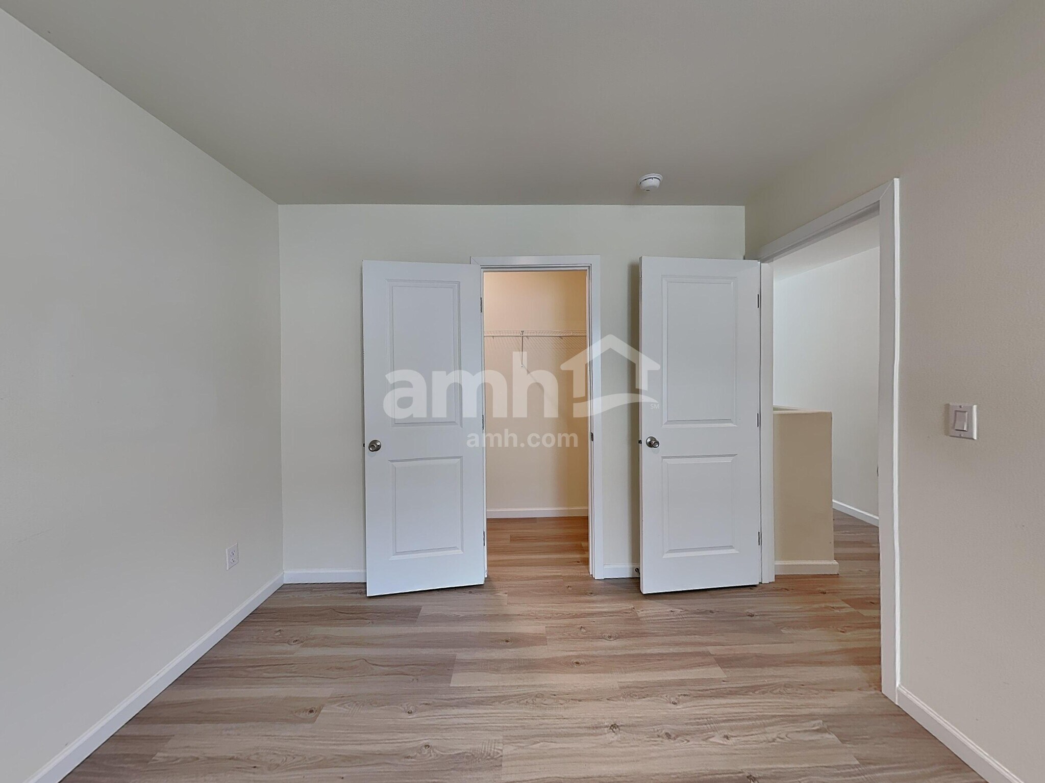 Building Photo - 1221 W 17th Ave