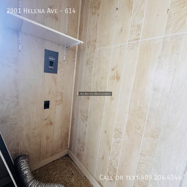 Building Photo - 2901 Helena Ave