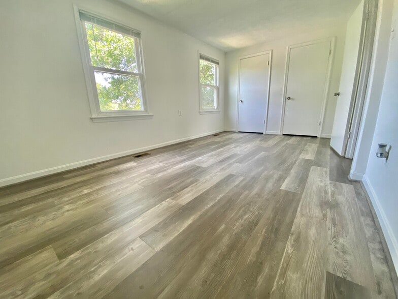 Building Photo - 7351 Crestleigh Cir