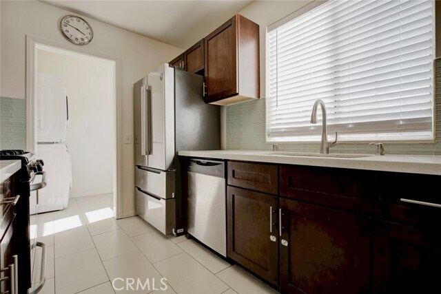 Building Photo - 12156 Vanowen St