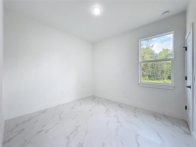 Building Photo - 780 Kangaroo Ct