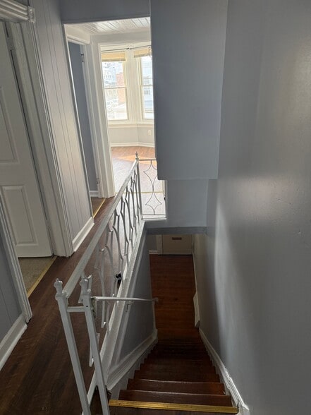 Building Photo - 5753 N Beechwood St