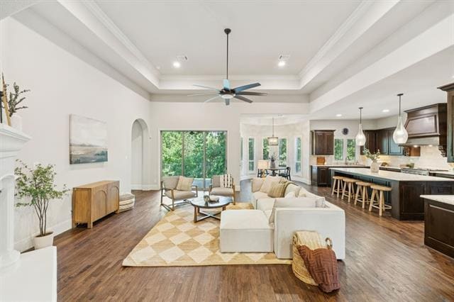 Building Photo - 204 Chisholm Trail