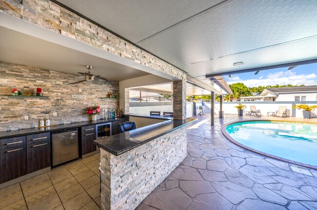 Building Photo - 490 W 33rd Pl