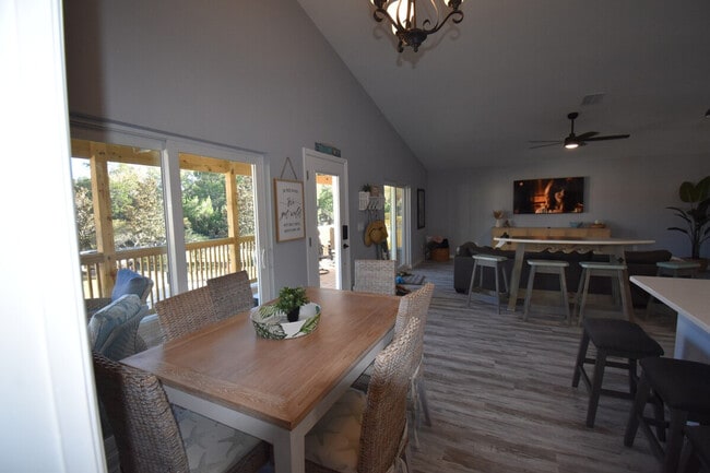 Building Photo - 4795 S Amstel Dr