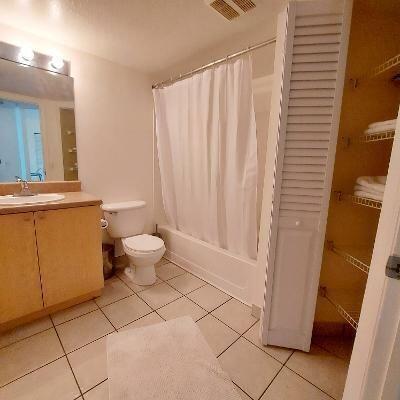 Building Photo - 615 Villa Cir