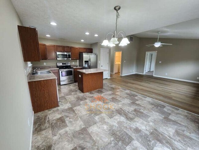 Building Photo - Available July 3rd! Cozy 3 BR Home in Lindberg Village