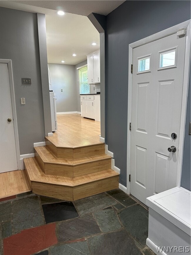 Building Photo - 7841 Transit Rd