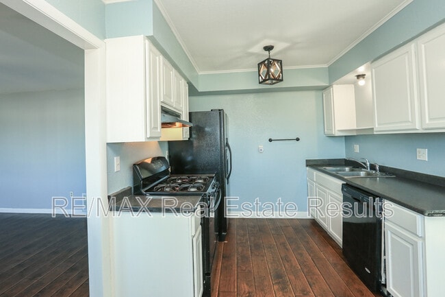 Building Photo - 1314 W Margaret Pl