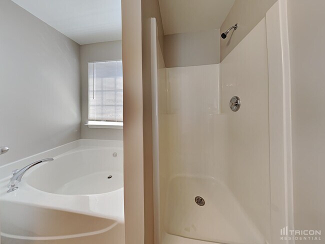 Building Photo - 211 Millstream Ridge