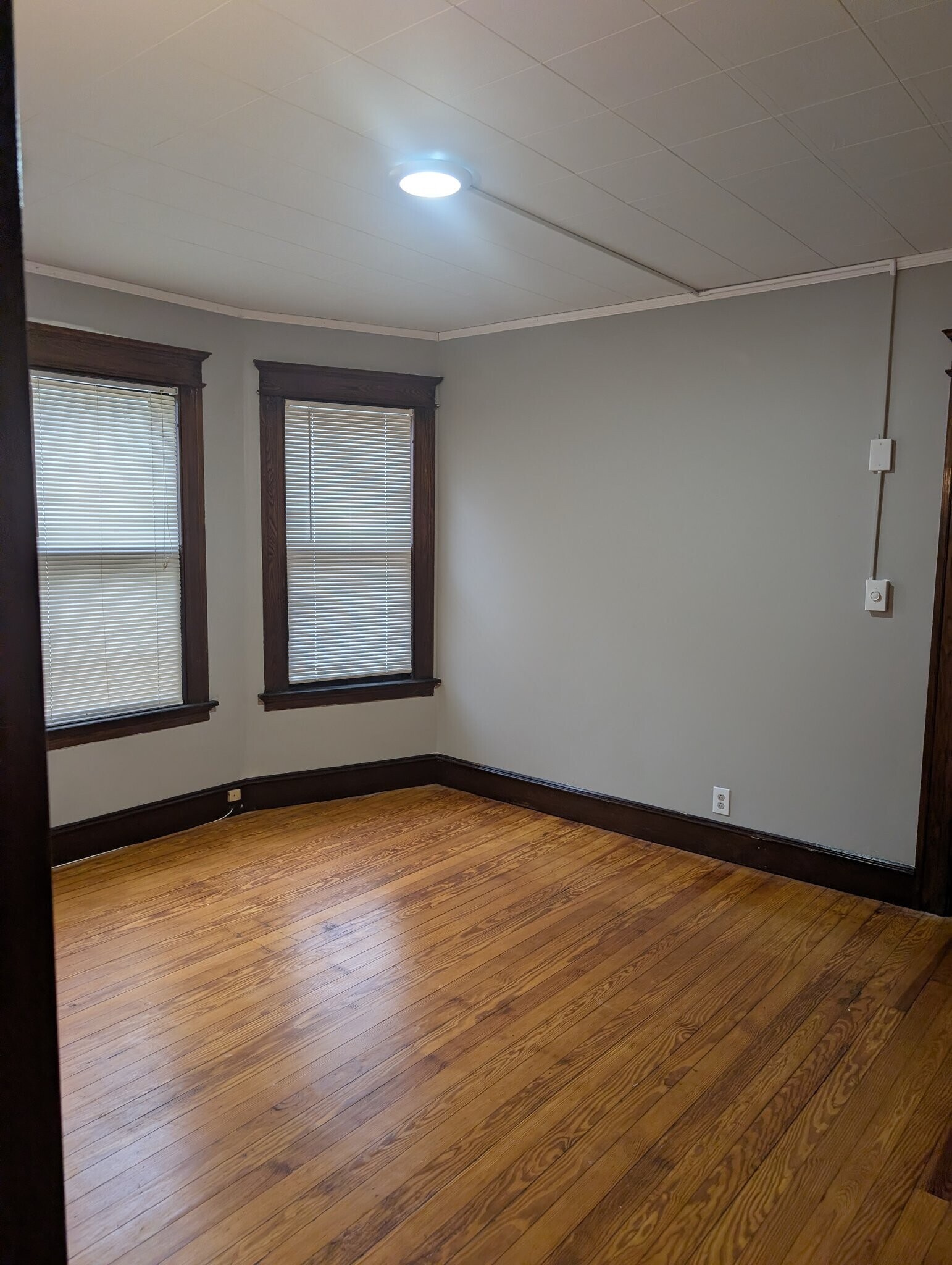Building Photo - 168 Minerva St