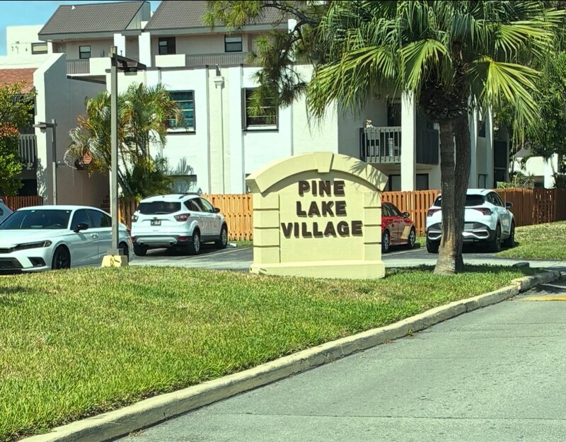 Building Photo - 8883 Fontainebleau Blvd