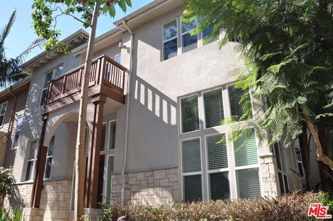 Building Photo - 6010 S Celedon Creek
