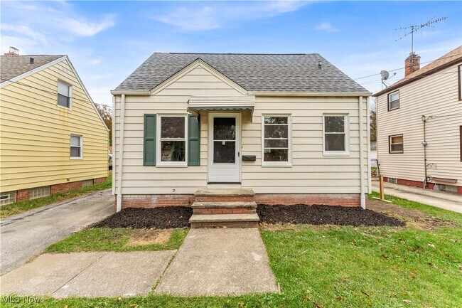 Primary Photo - 441 E 250th St