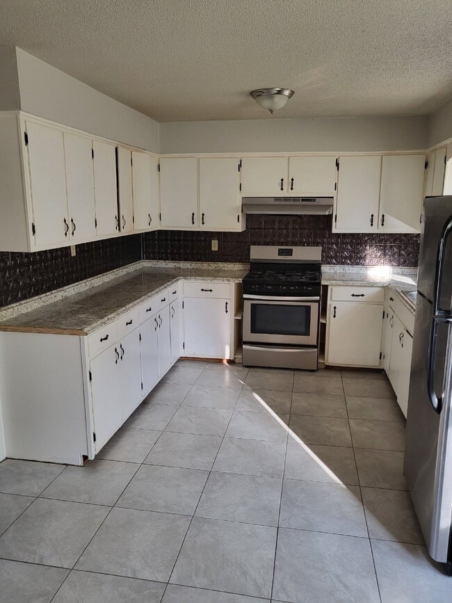 Building Photo - "Charming 3-Bedroom Home in Brookland - Co...