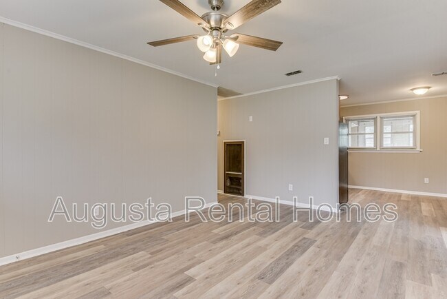 Building Photo - 3330 Young Forest Dr
