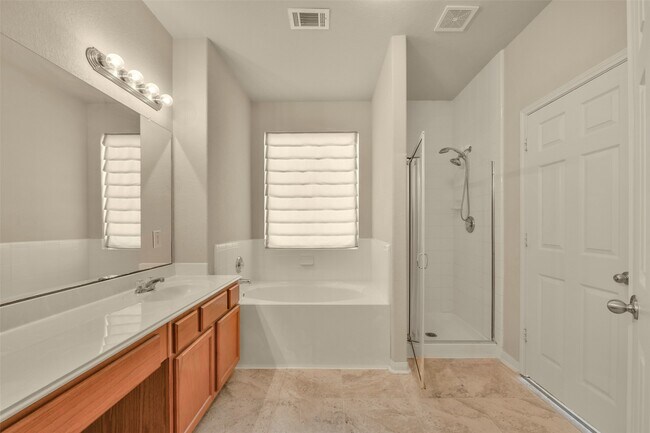 Building Photo - 1120 Lasso Ct
