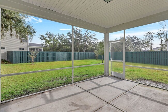 Building Photo - 4 Bed/2.5 Bath in The Commons