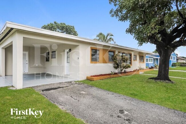 Building Photo - 1815 NW 185th Ter