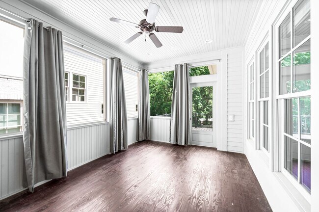 Building Photo - Stunning 5BE/4.5BA home nestled in the hig...