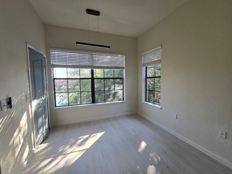 Building Photo - 6137 Metrowest Blvd