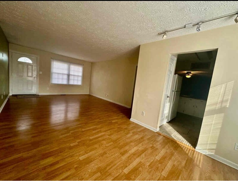 Building Photo - 8021 Knollgate Ct