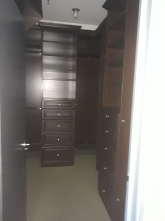 Building Photo - MOVE IN READY  Fully Furnished **Gorgeous ...