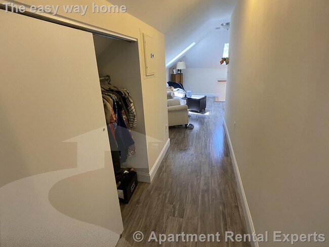 Building Photo - 80 Ten Hills Rd