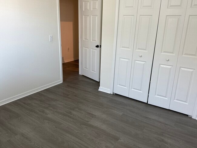 Building Photo - 12616 Salomon Cove Dr