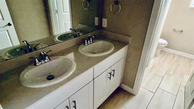 Building Photo - 600 Midnight Oak Dr