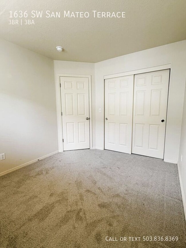 Building Photo - 1636 SW San Mateo Terrace