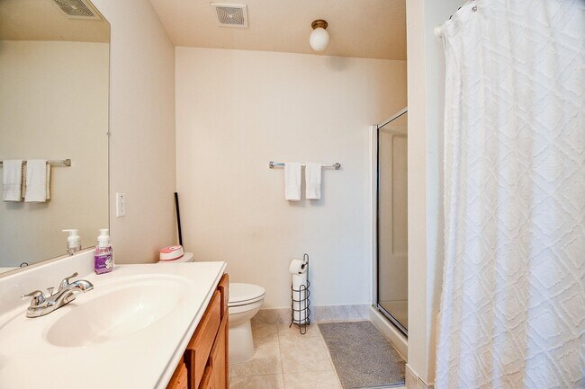 Building Photo - 6322 Hall Pond Ct