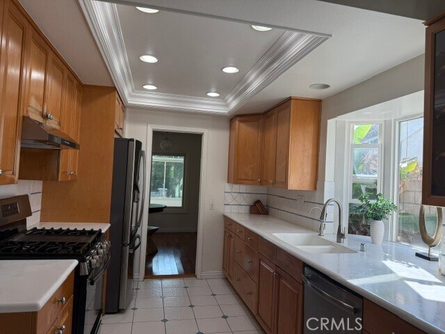Building Photo - 24 Carver